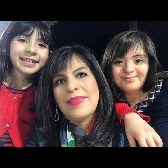 Meet your Posher, Veronica - Picture 1 of 1